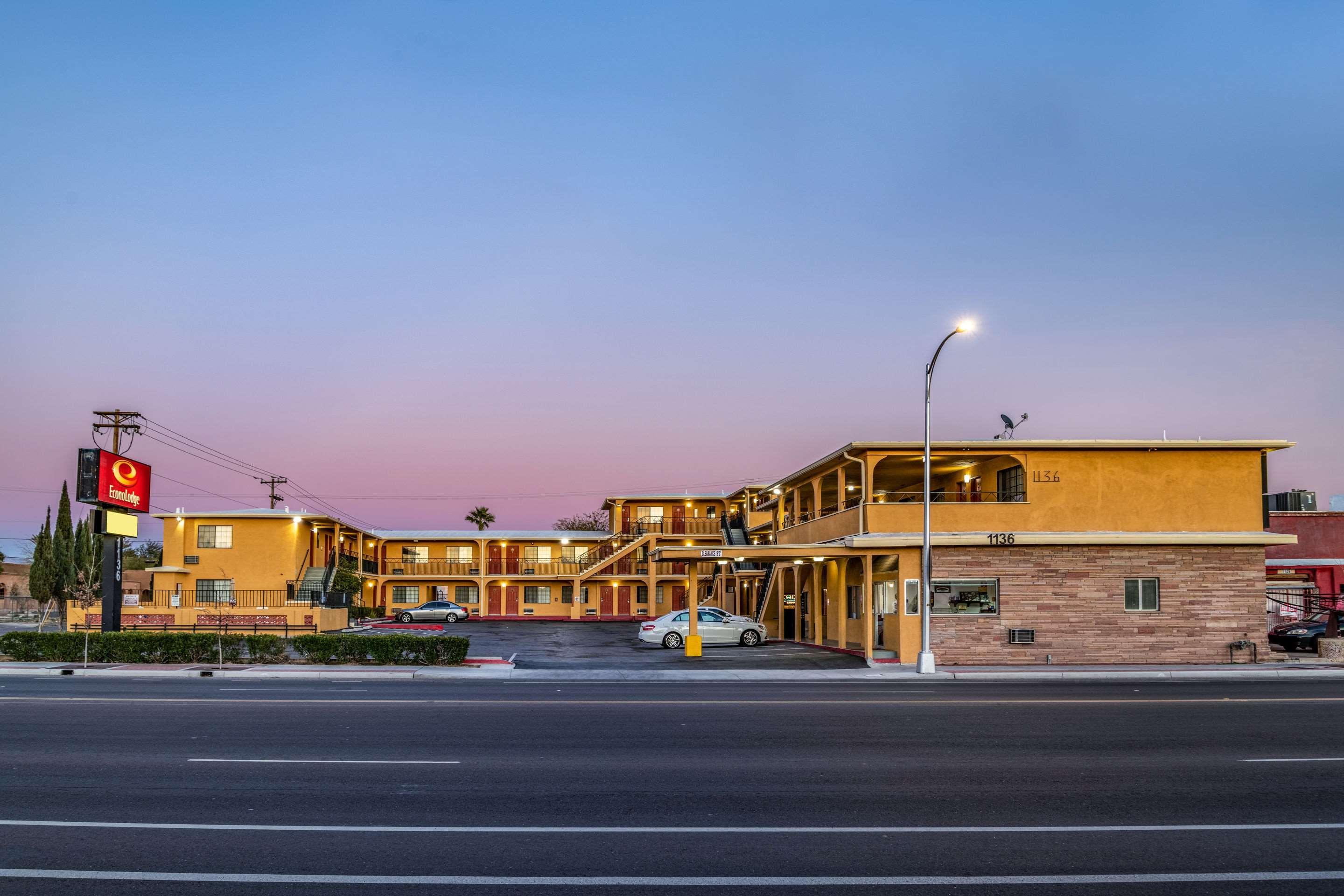 Econo Lodge University Tucson Exteriör bild