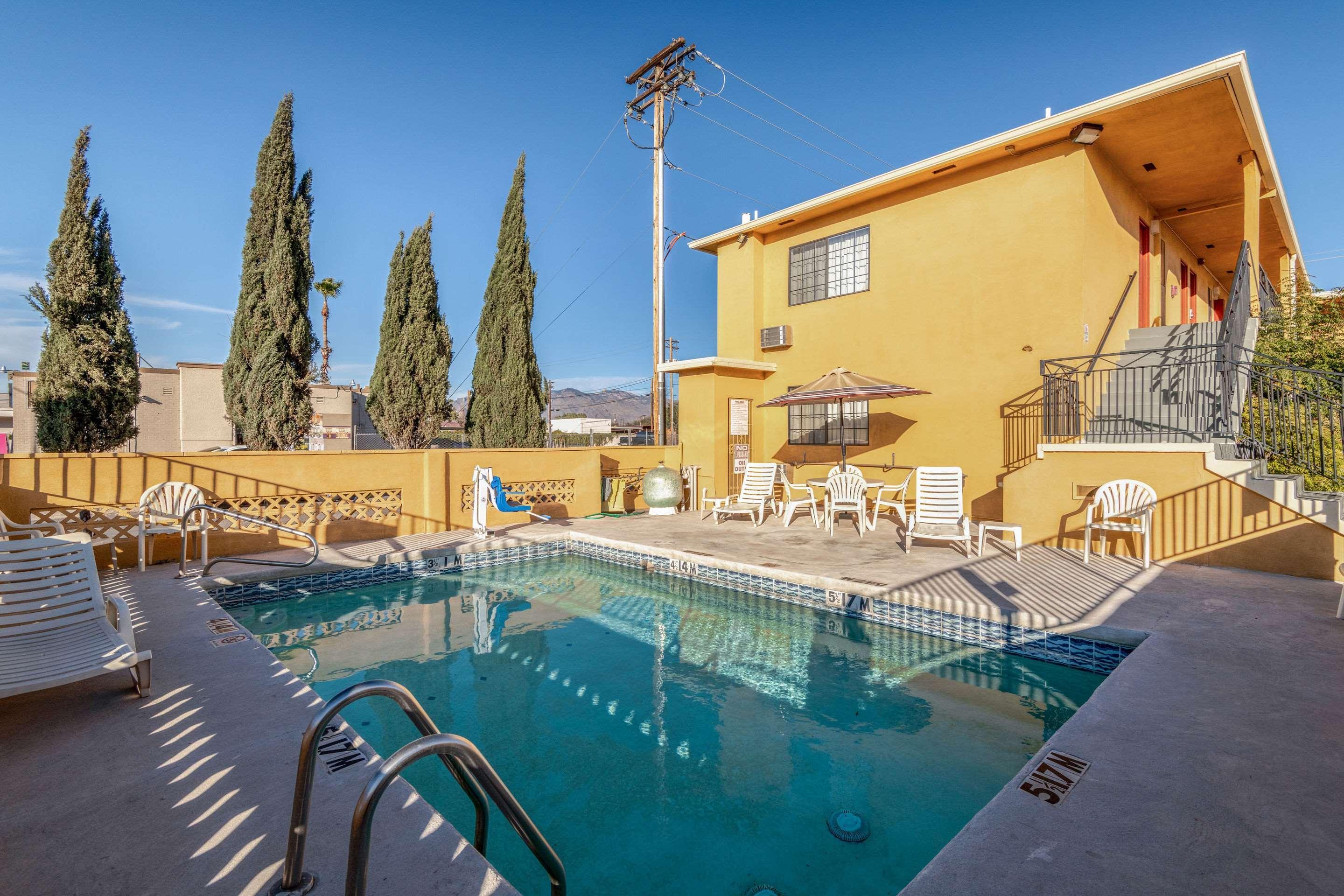 Econo Lodge University Tucson Exteriör bild